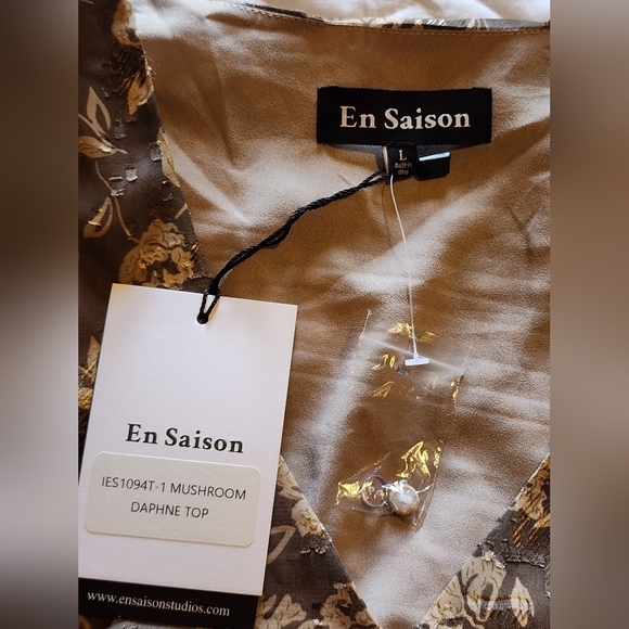 Anthropologie En Saison Wrap Blouse Brown Floral Jacquard Puff Sleeve Tie L NWT - Picture 15 of 16